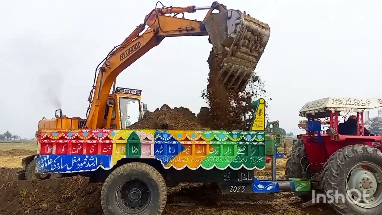 Hyundai Excavator Fully Loading Mud inTractor with Trolley 🚎