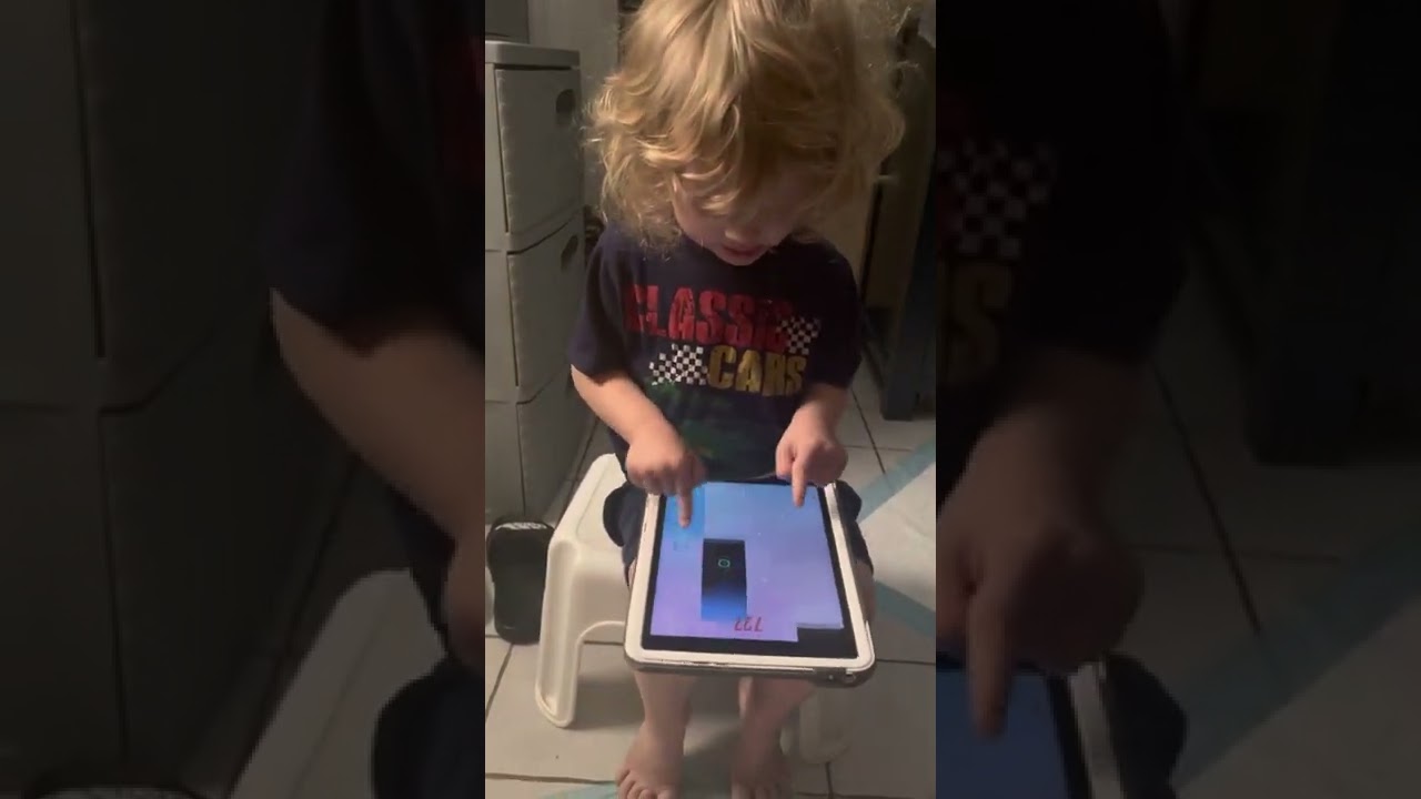 4 year old Jakey tearing it up on Piano Tiles! @PianoTiles2 @4yearoldchallenge @handeyecoordination
