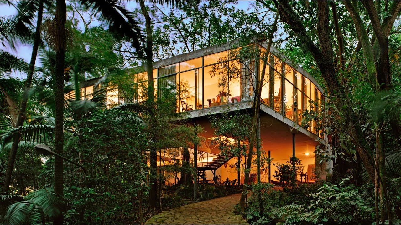 Step inside Lina Bo Bardi&rsquo;s Casa de Vidro in S&atilde;o Paulo.
