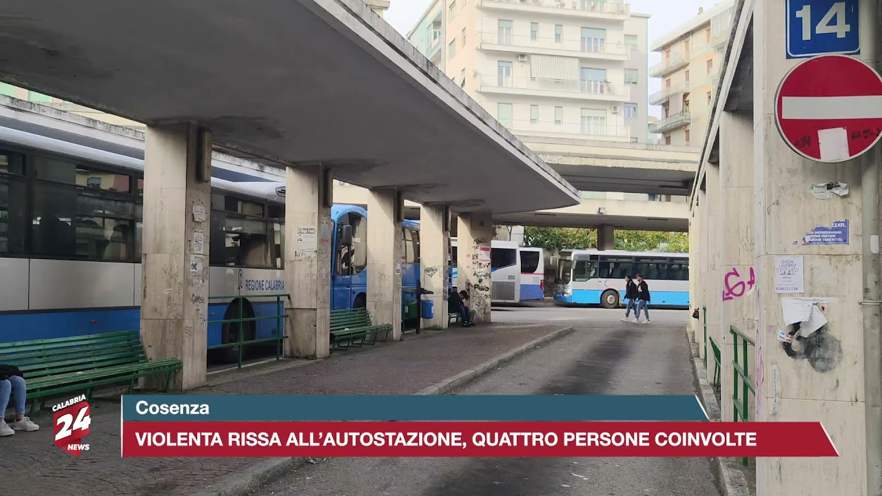 Cosenza: violenta rissa all'autostazione, quattro persone coinvolte
