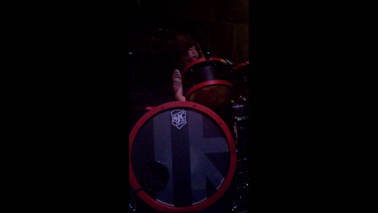 ONE OK ROCK Tomoya drum check clip (Millvale PA, 2016-04-16)