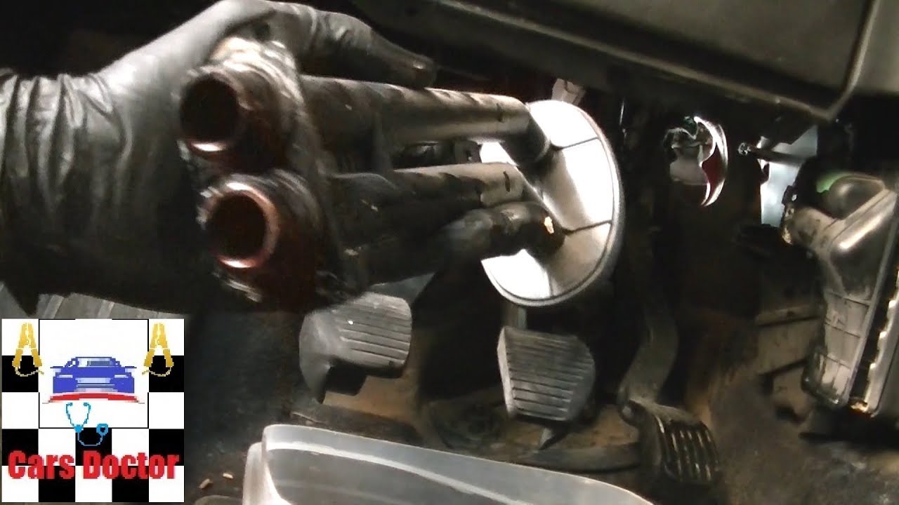 Solucionar fuga de agua en zona reposapies Peugeot 307 PSA