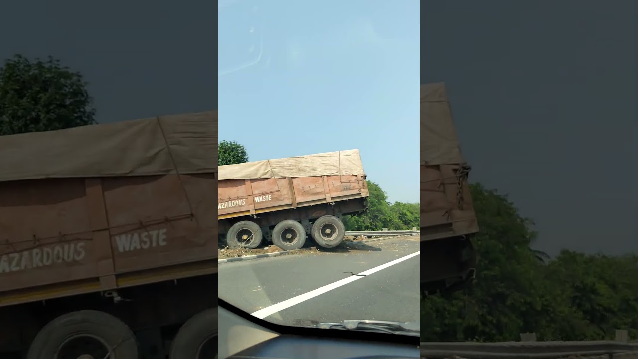 Accident Vadodara Ahmedabad Express Highway #accident #vadodara #ahmedabad #highway #gujarat