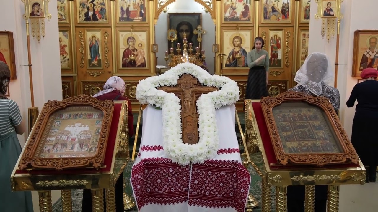 Божественная литургия, в храме Новомучеников и исповедников Церкви Русской, г. Новосибирска