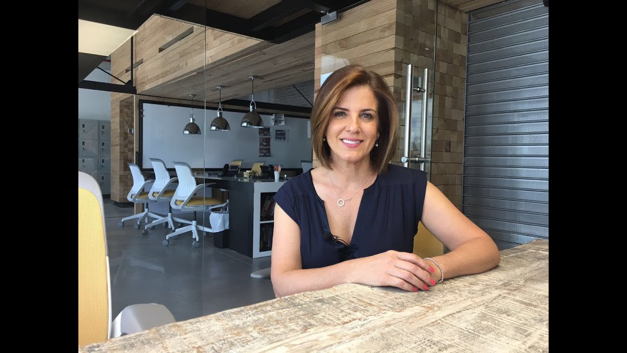 LENGUAJE SIN PALABRAS// Las manos al hablar en público.