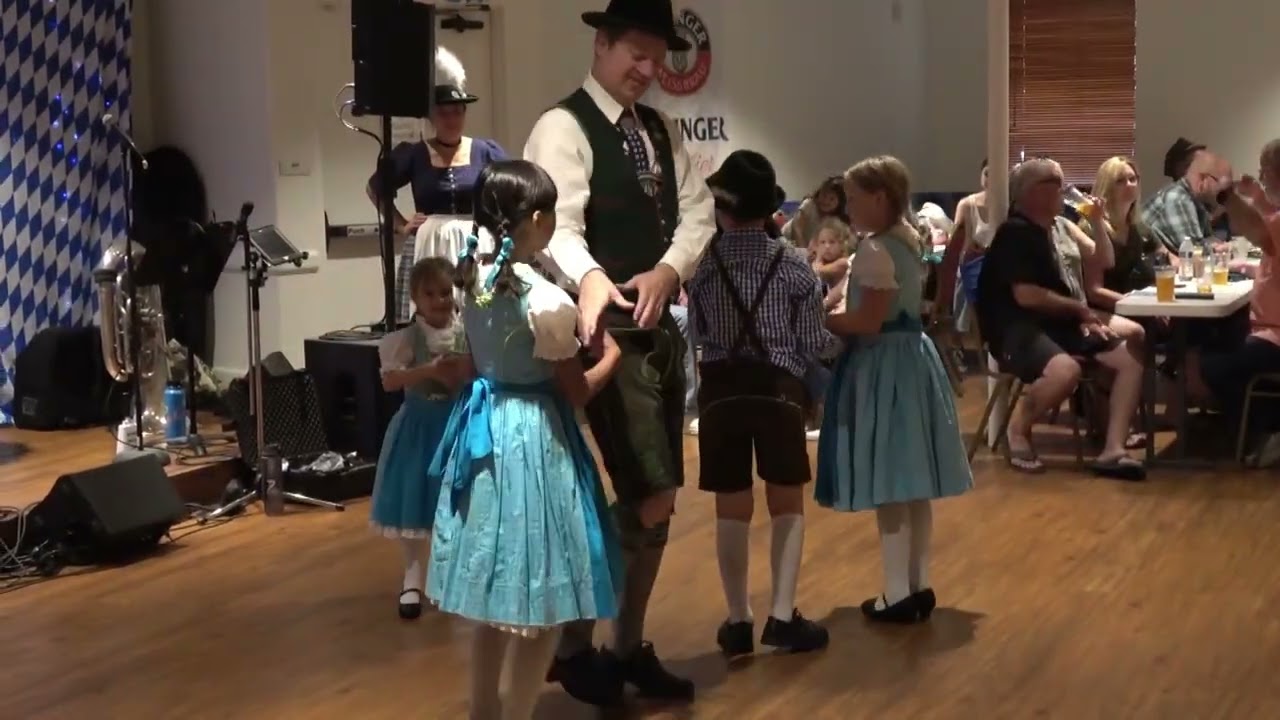 Bauermadl - Youth Dance Group/Jugend Tanzgruppe - Phoenix Club Oktoberfest - 2025