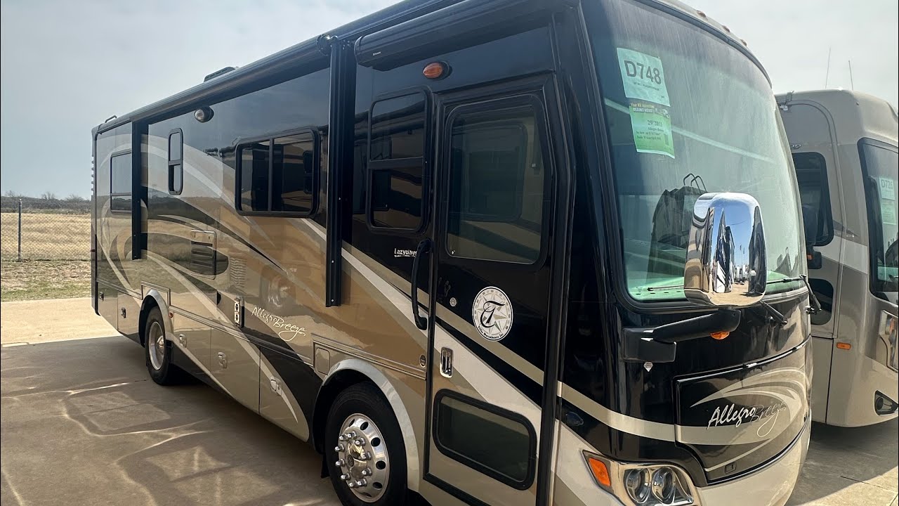 2013 Tiffin Allegro Breeze 28BR