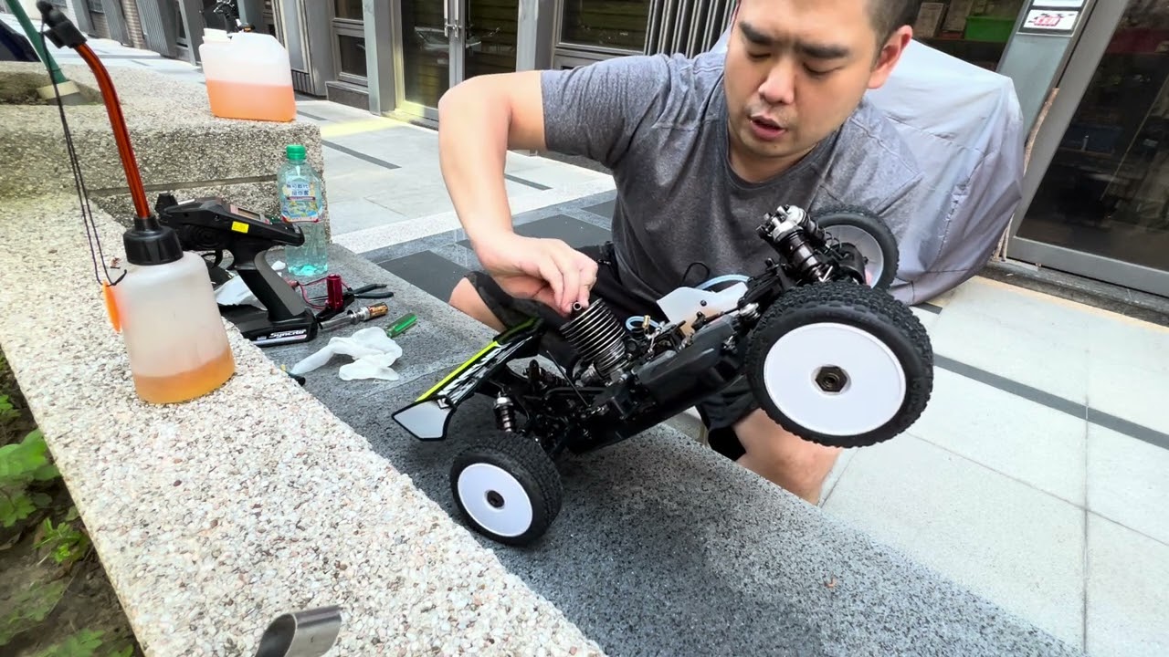 創億RC * Kyosho 鬼王引擎磨合* 於本店消費的新手注意！請先將影片看完再操作。