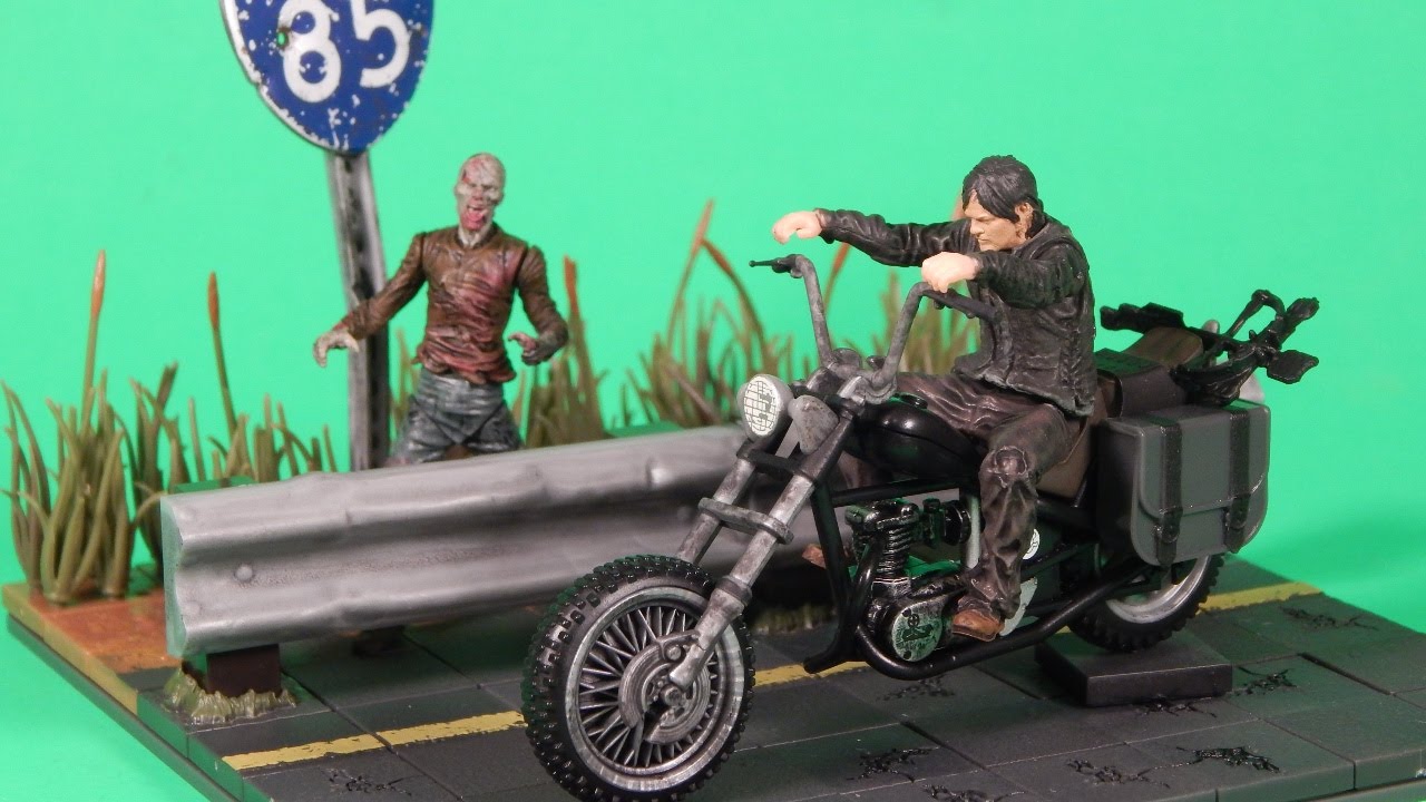 The Walking Dead Daryl Dixon w/ Chopper Build and Review