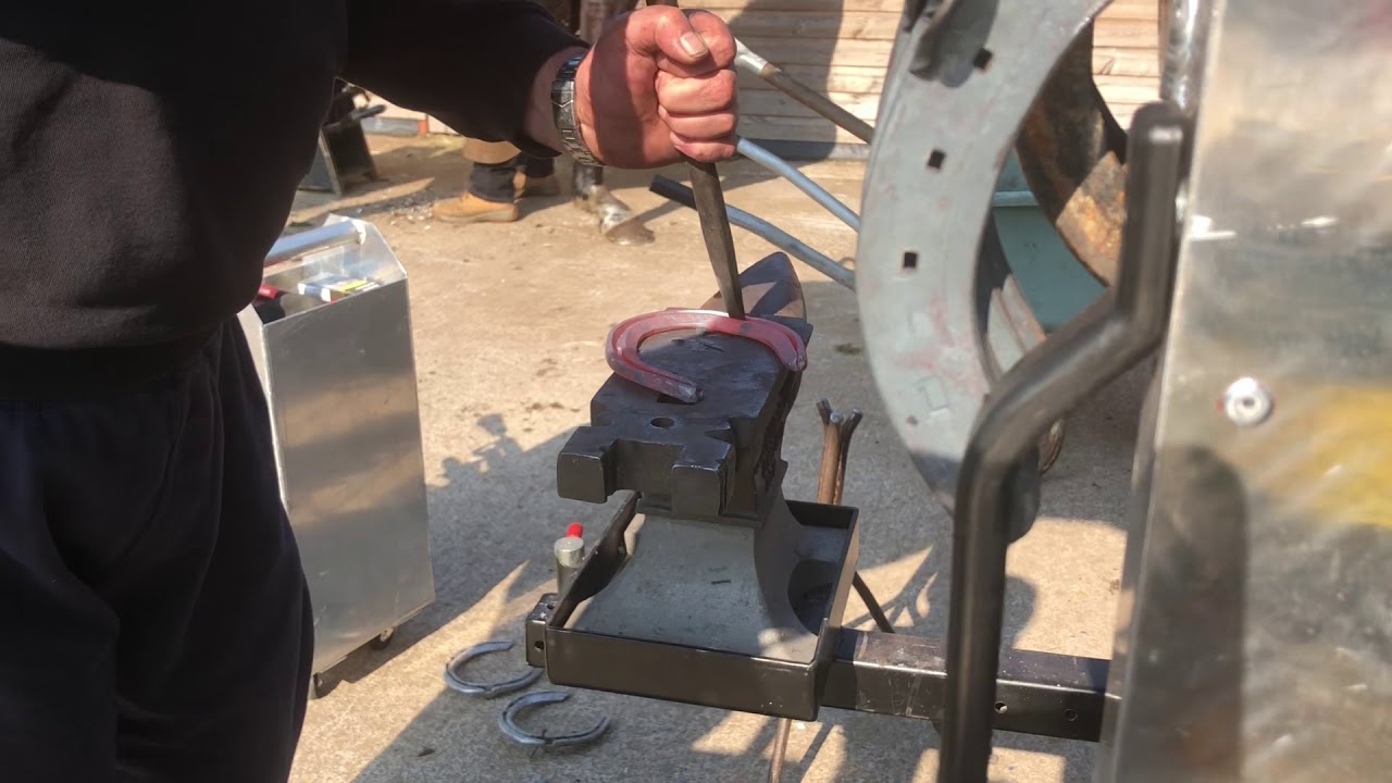 Basic concave hind shoe make and fit