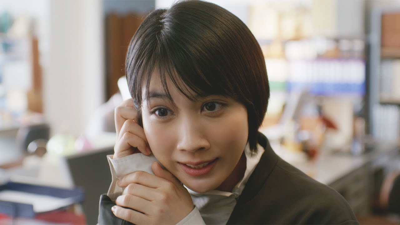 松本穂香、涙したバレンタインの思い出明かす　木梨憲武もビックリ!?「ドラマ化させてもらってもいい？」　SmartHR新CMインタビュー