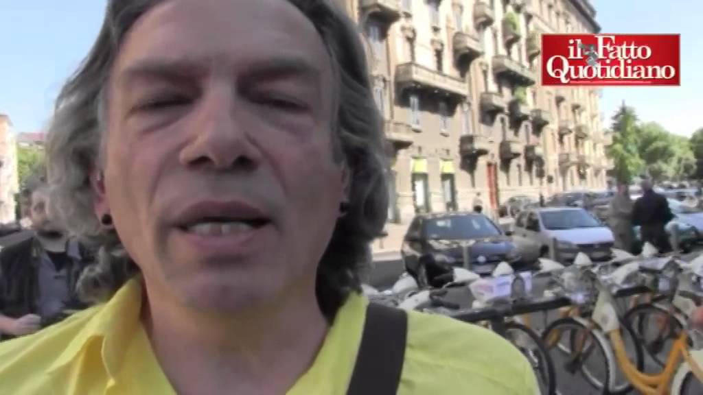 Milano, Flash mob contro omofobia: &ldquo;Renzi? Non sta facendo nulla a favore dei gay&rdquo;