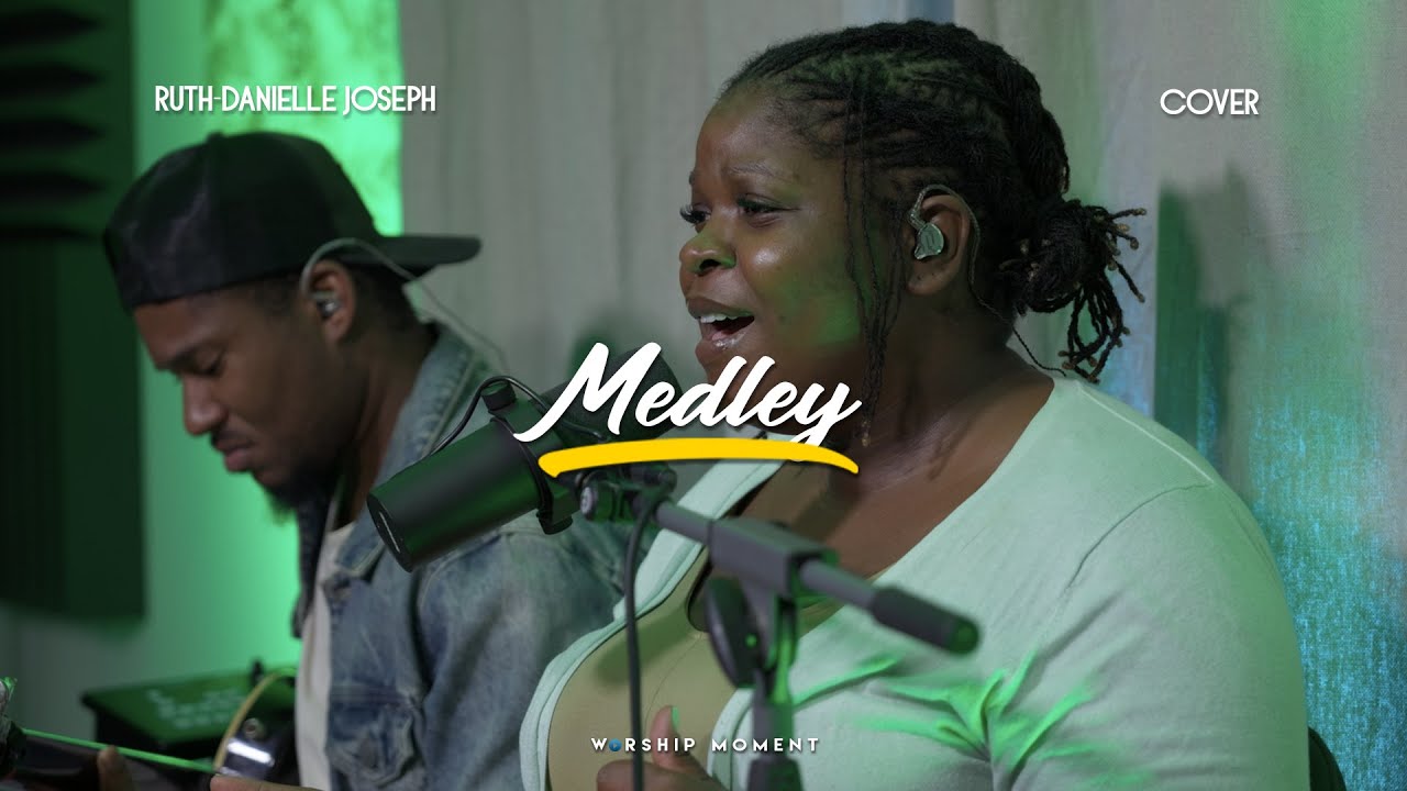Medley (Au contrôle & Saint, saint, saint est le Seigneur ) I WORSHIP MOMENT [Ruth-Danielle JOSEPH]