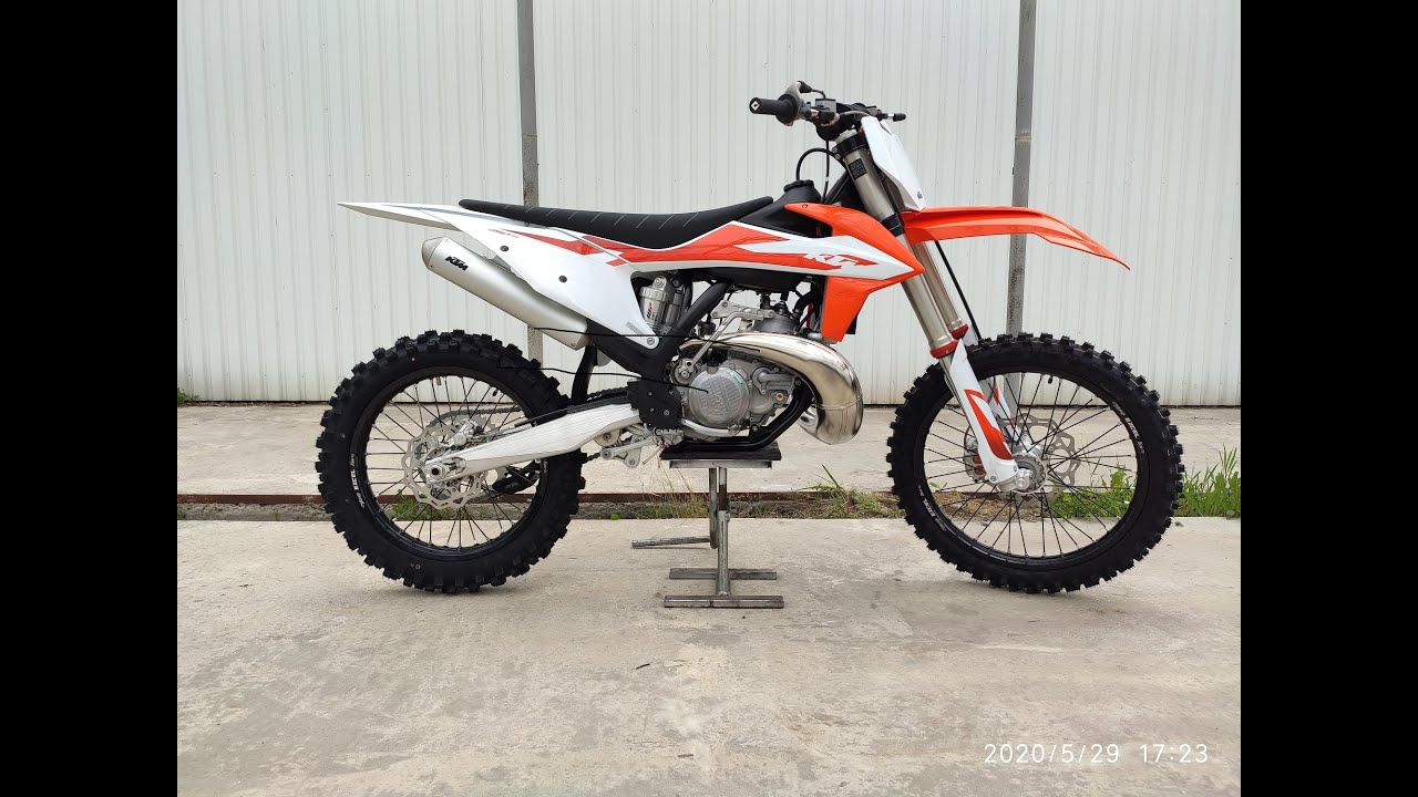 Распаковка.Новый мотоцикл KTM 250 SX 2020г.Unpacking the new motorcycle from the 2020 KTM 250SX box.