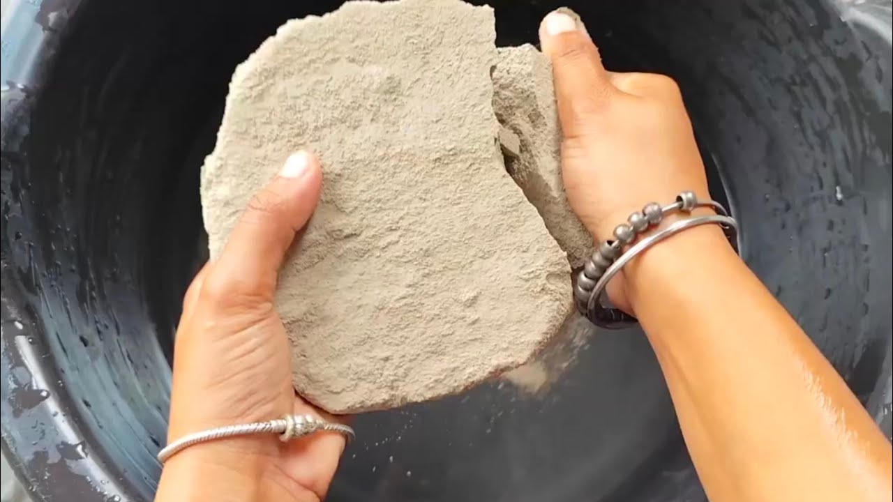 Different mud dirts water crumbling #crunchycrumbles #satisfying💆‍♀#mouthwatering🤤subscribe plz🙏🙏