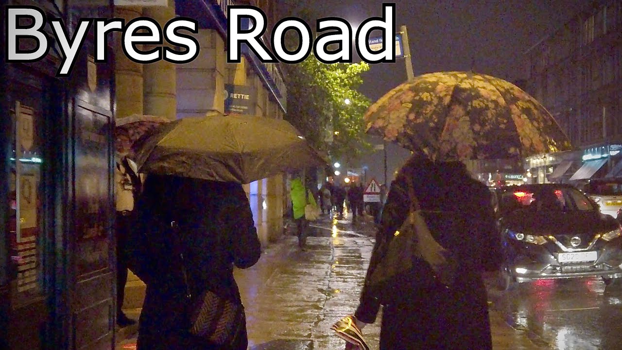 🏴󠁧󠁢󠁳󠁣󠁴󠁿 Rainy Walk on Byres Road. Saturday Evening. Glasgow, Scotland. [4K, Binaural Audio]