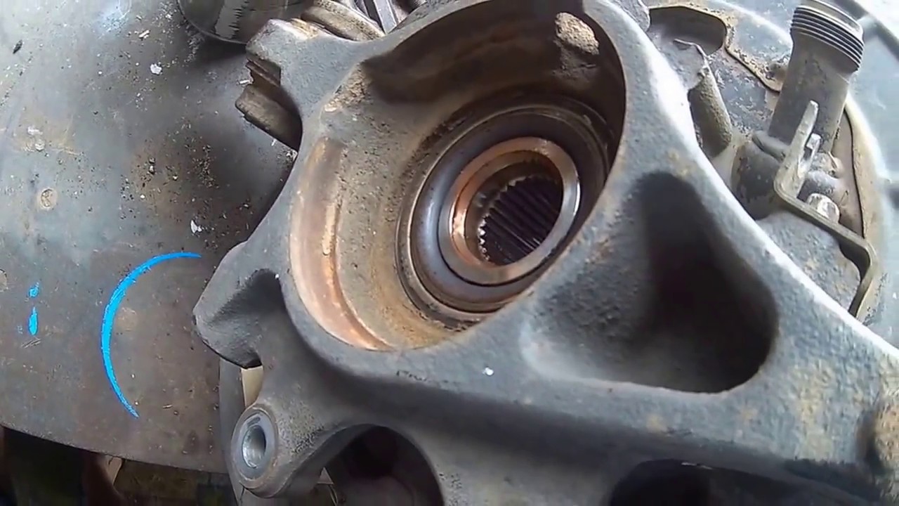 Land Rover Discovery 3 lr3 Rear wheel bearing replacement.