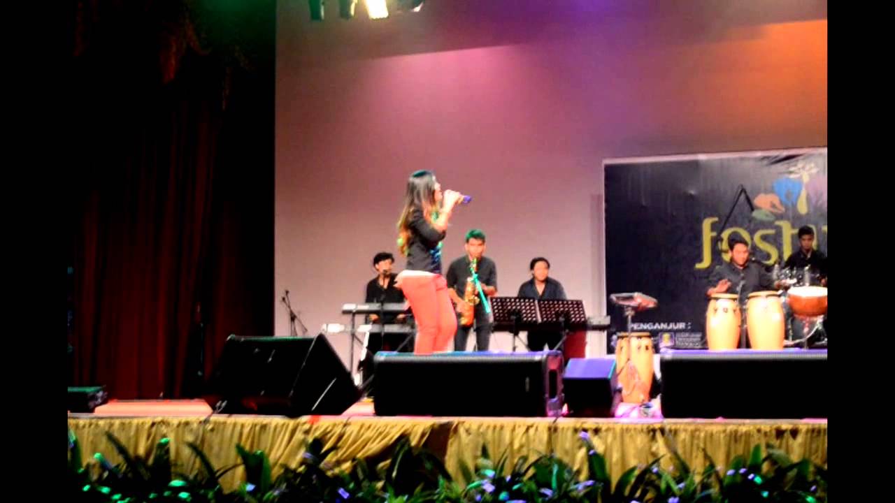 Eeza Zainal and The Band at Festival Budaya UiTM 2014