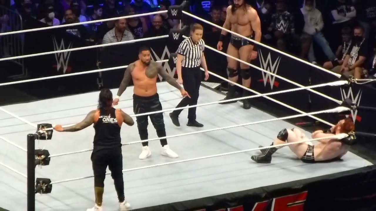 The Usos vs Drew McIntyre & Sheamus at WWE Live