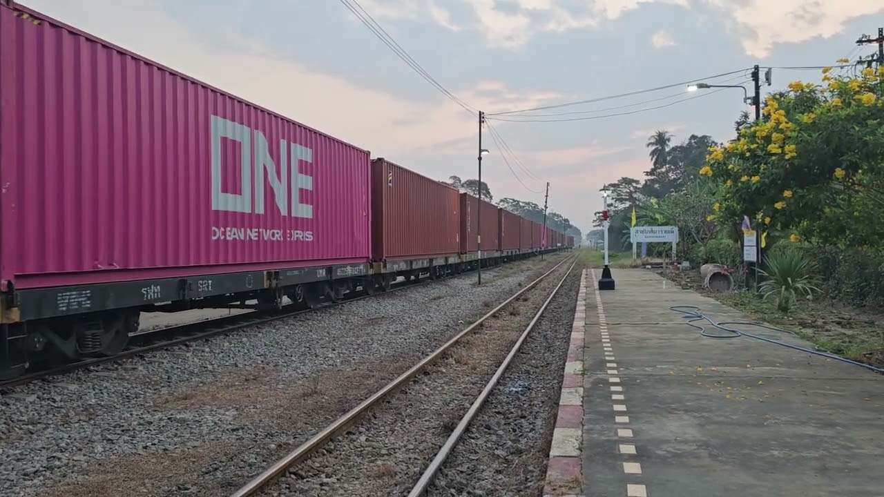 รถสินค้า 725 แวะตัดตู้คอนเทนเนอร์ที่สระโกสินารายณ์ freight train 725