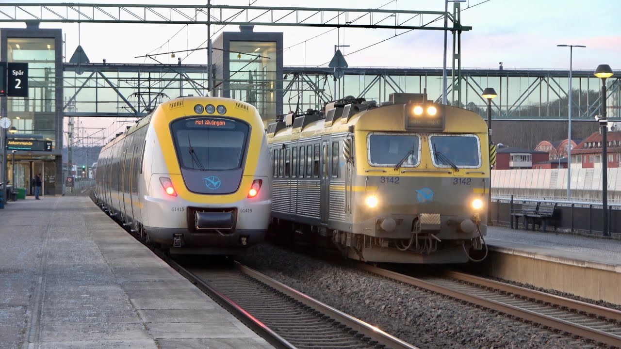 Trains in Surte - with stop off all traffic due to people near the tracks
