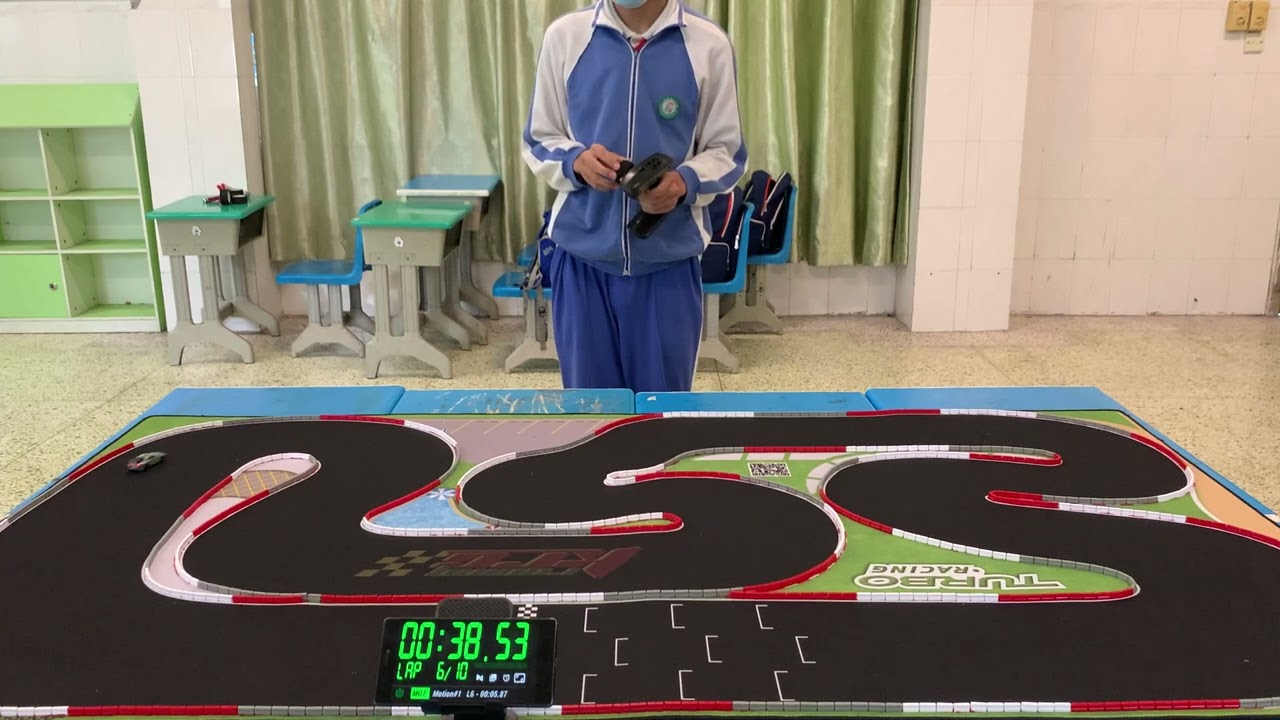 Turbo Racing C73 RC car 10 rounds with racing track 760102