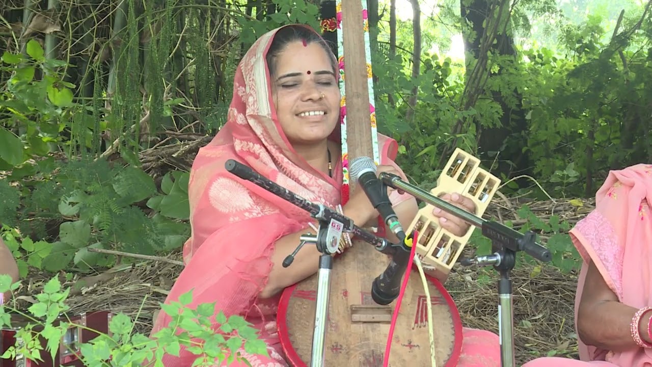 अनगढ़िया  देवा | Anagadhiya Deva | Kabir Bhajan | Geeta Parag | English Subtitle