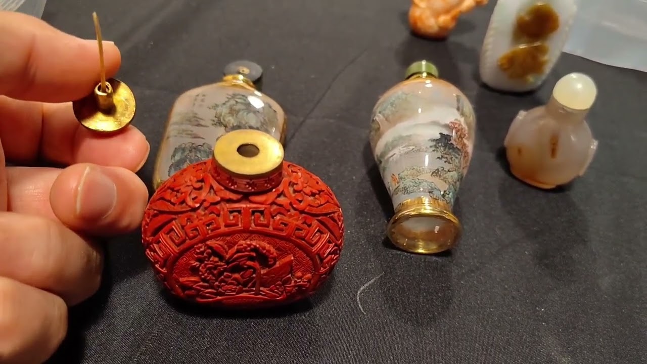 4月的第一场拍卖，鼻烟壶很多