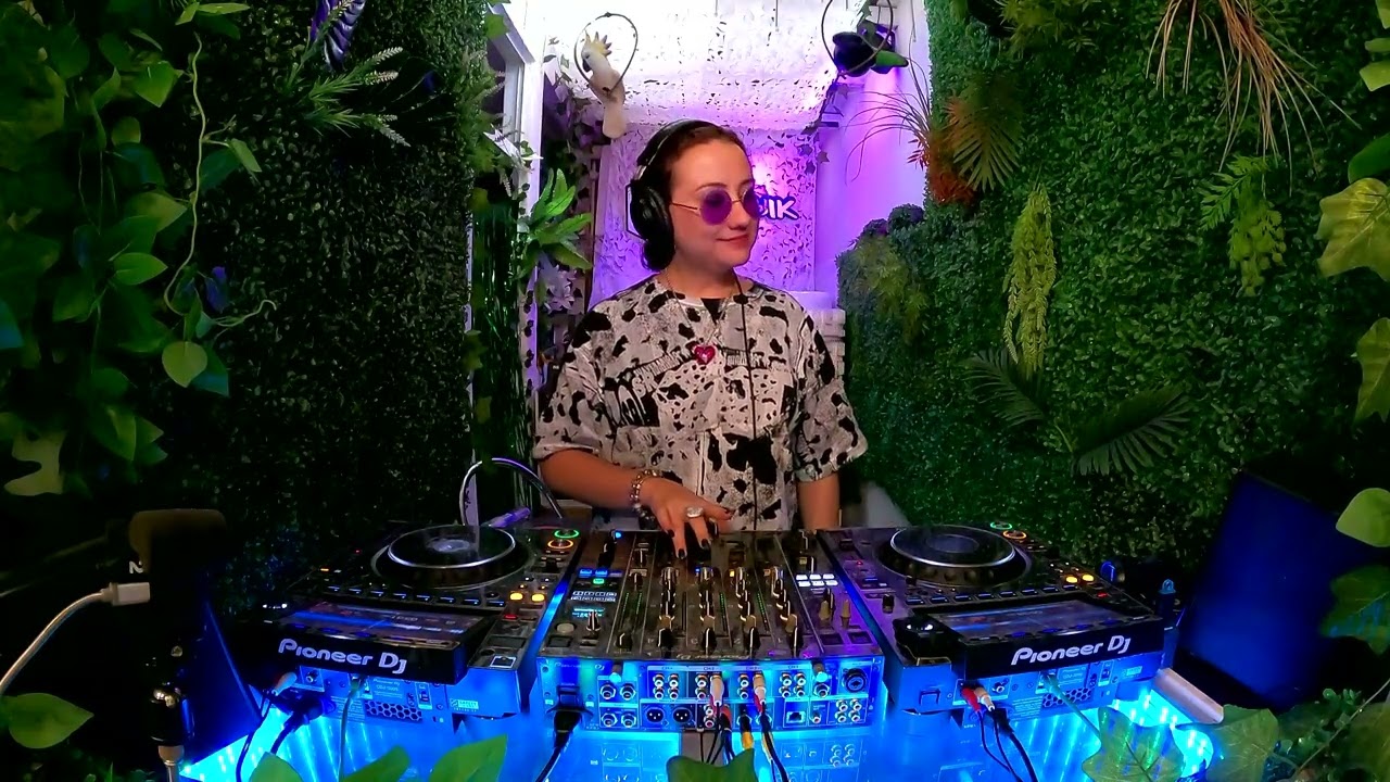 MELISSA MYLO – Minimal Dark Tech Session | Studio Set