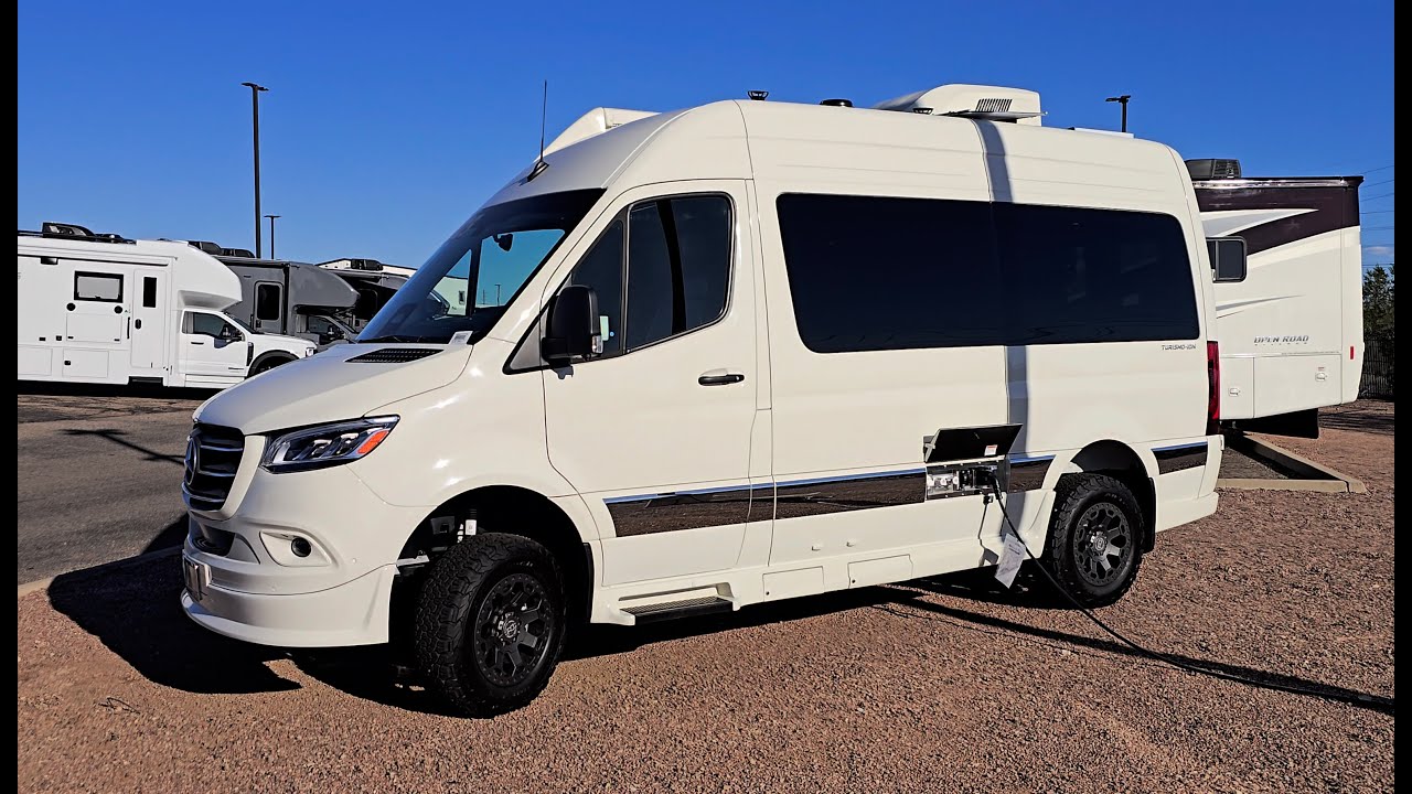 2026 Grech TURISMO-ION, обновленный премиальный Mercedes Sprinter 2500 AWD, цвет 