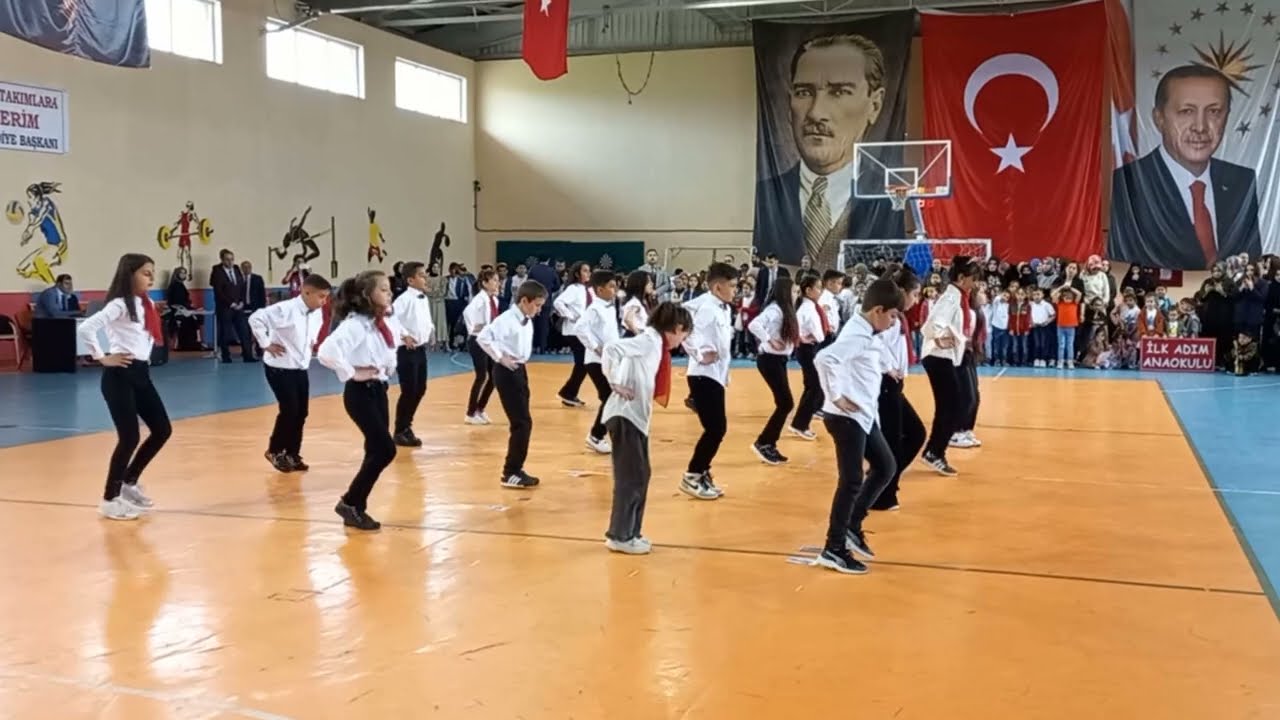 23 Nisan Anadolu Ateşi Gösterisi