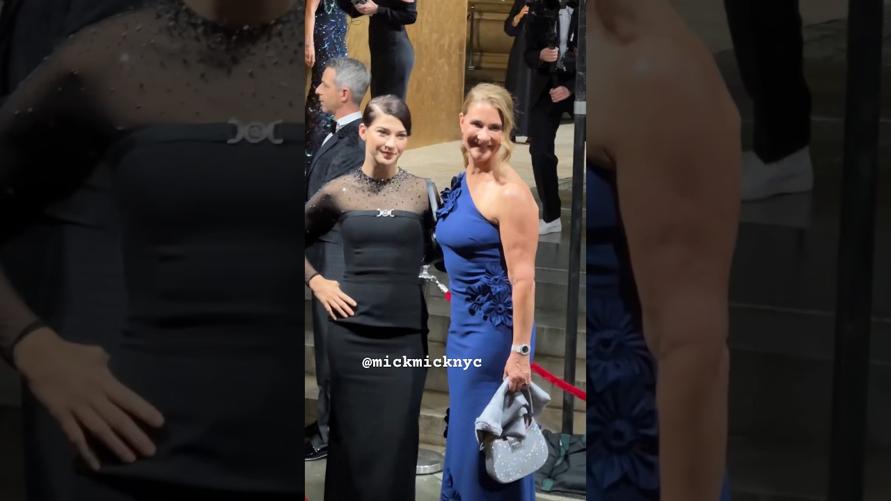 Bill Gates ex wife and daughter: Phoebe Gates and Melinda Gates at the Clooney Awards