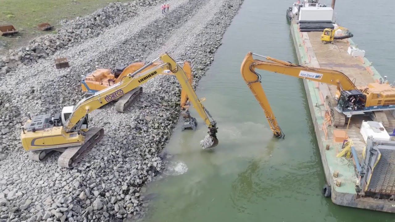 Eerste Levvel-bloc voor de Afsluitdijk