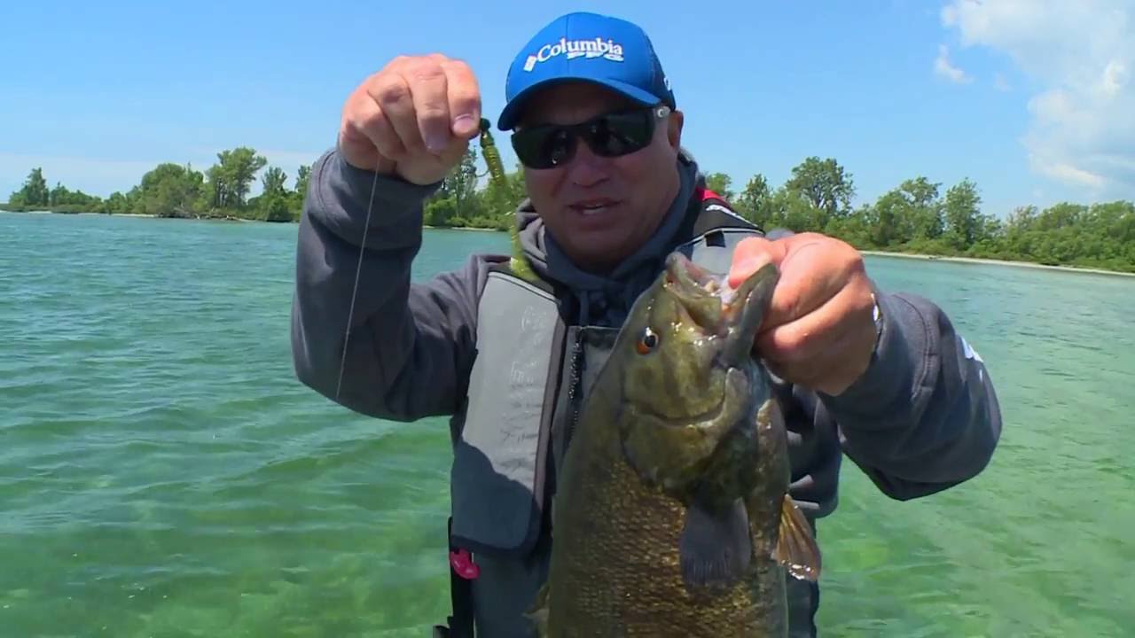 Real Fishing Show - Shallow Water Smallmouth - Bob Izumi