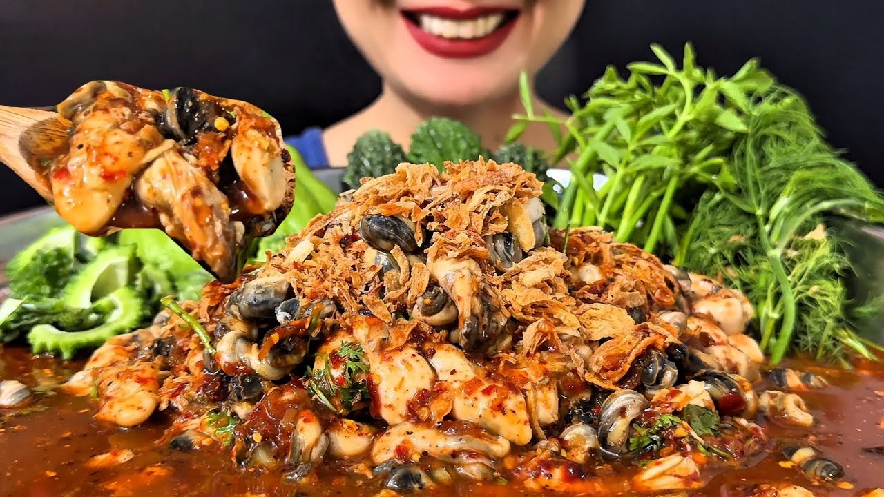 Thaifood ASMR ยำหอยนางรมใส่หอยจุ๊บ ทั้งหวานทั้งกรุบกรับ กับมะระกรอบๆSpicy oyster salad MUKBANG show