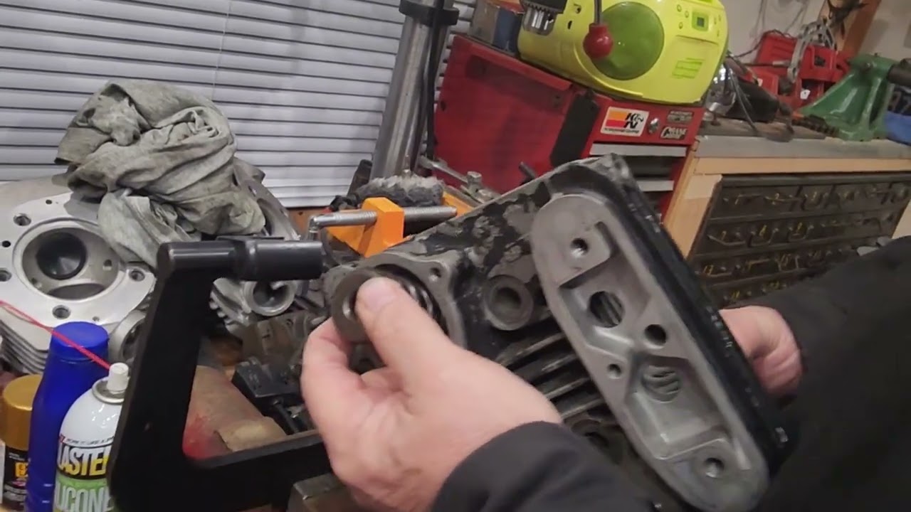 Mr.K's Harley Davidson Evolution 1340 cylinder heads cracked up