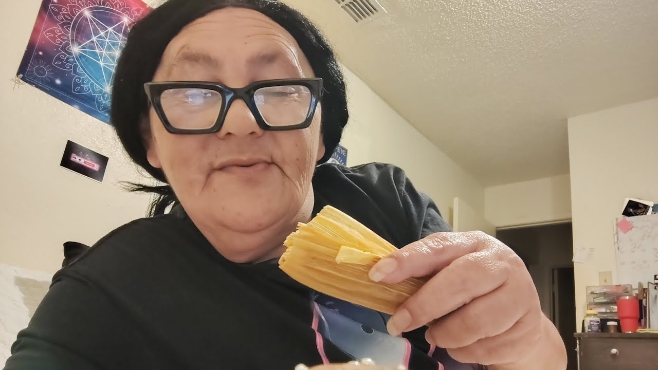 HEB TAMALE FOOD REVIEW ❤️❤️ ARE THEY GOOD 