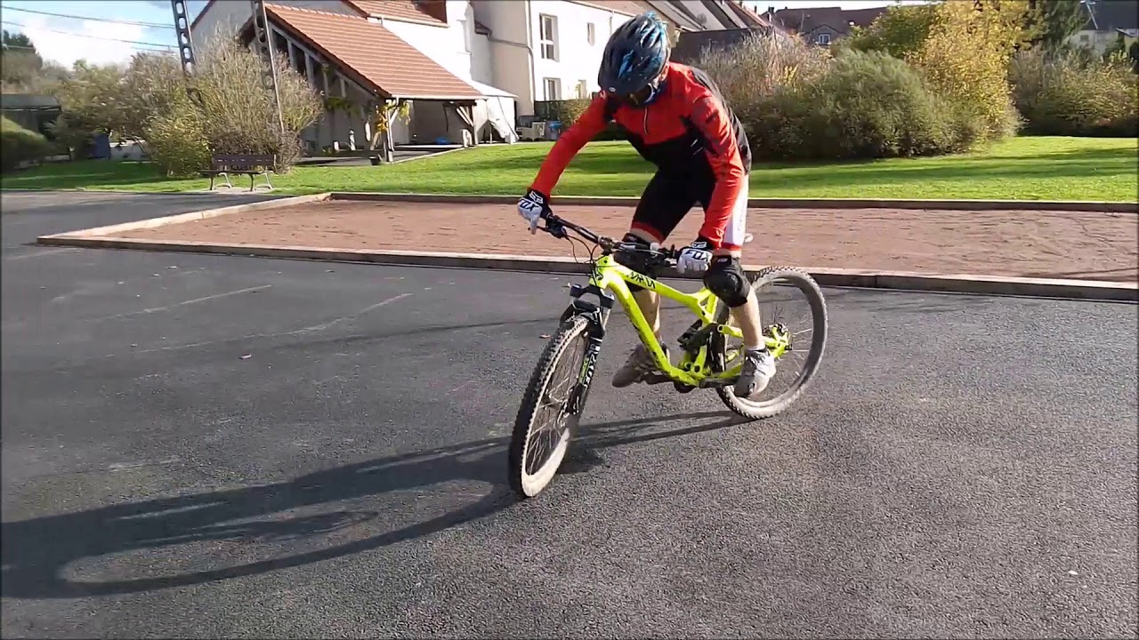 VTT BLOQUER DANS LA BOUE  \Glisse, Weelhings, Boue/