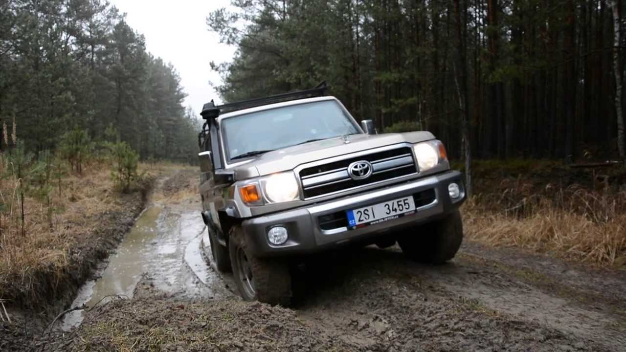 TOYOTA LAND CRUISER HZJ 76