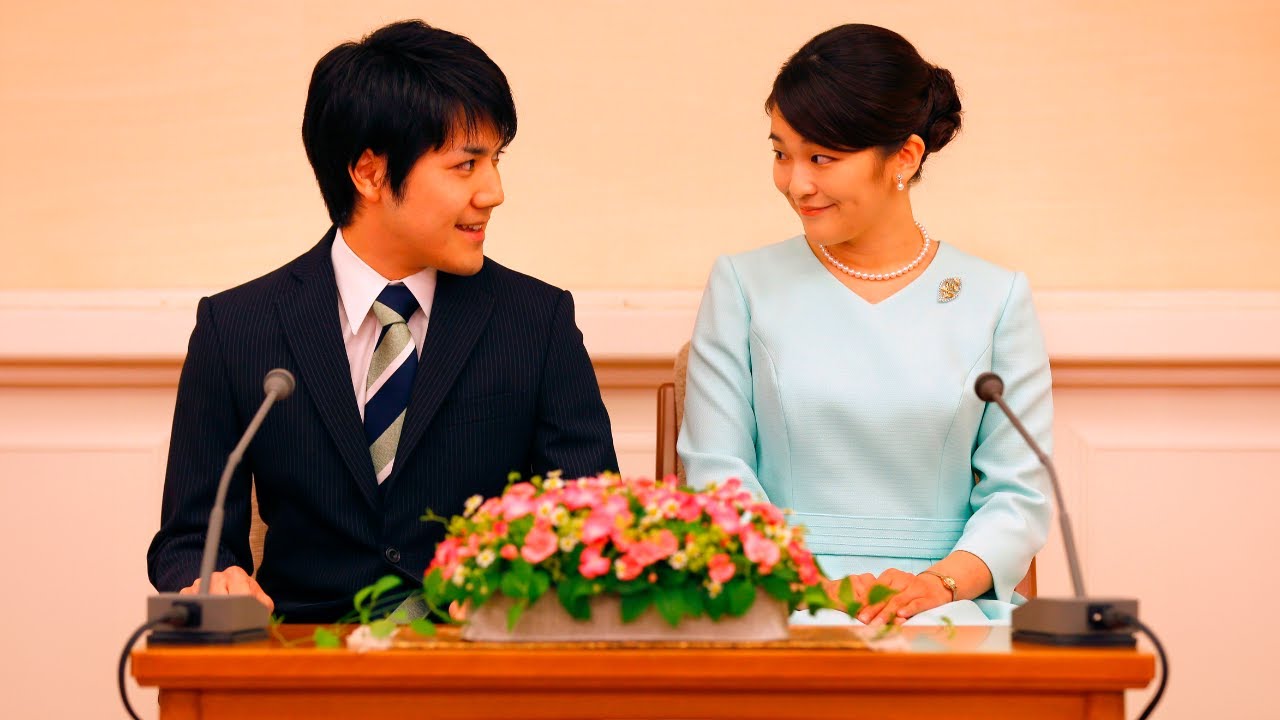 A Royal Princess is Willing to Leave Her Crown for the Poor Man She Loves