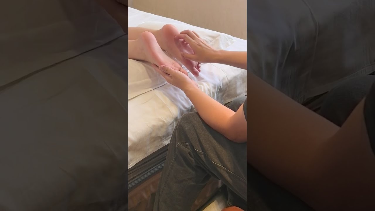 JK好姐妹按脚（妹妹篇-下）：超级怕痒的妹妹| BFFs in JK Uniforms (Younger Sister Part 1)：Ultra Ticklish Little Sister
