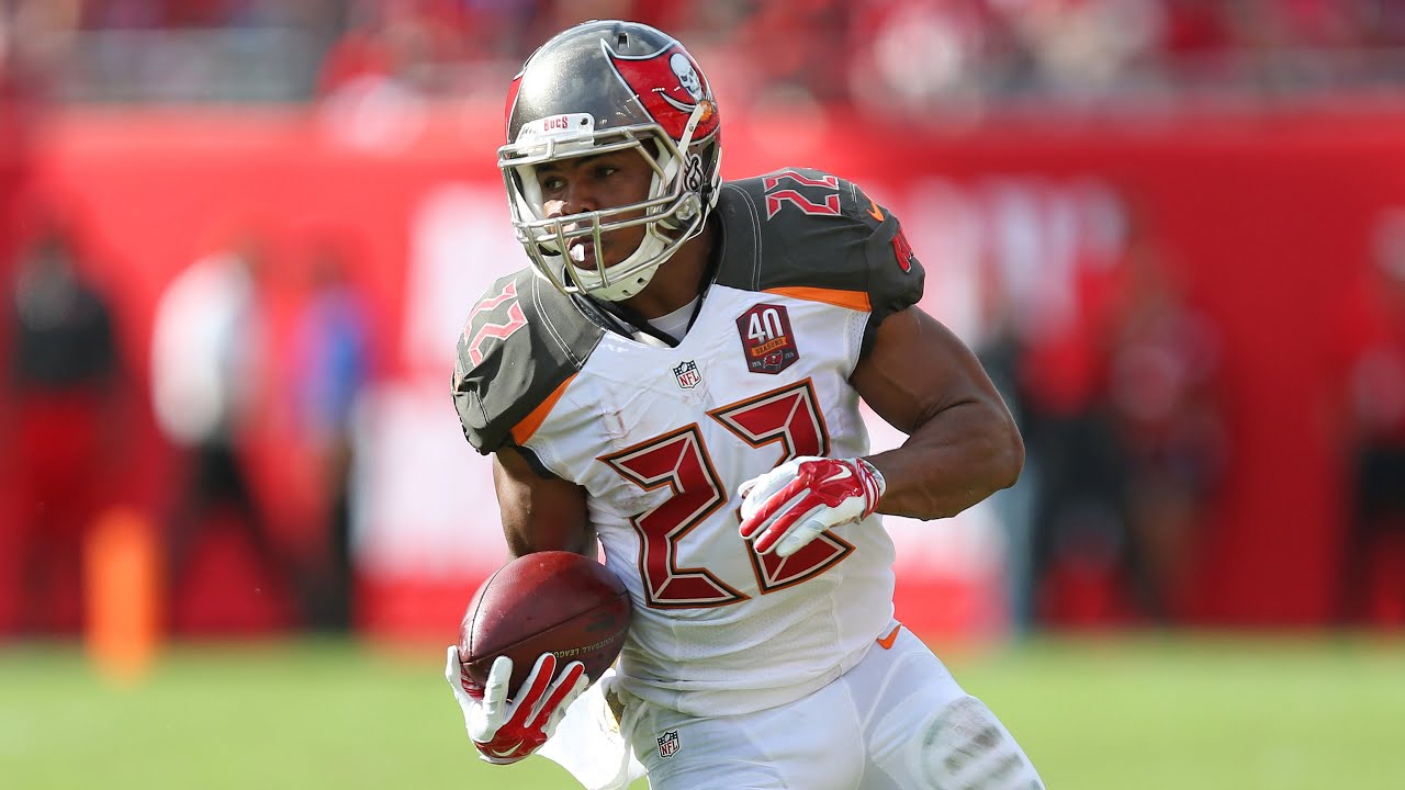 22 Minutes of Doug Martin Highlights