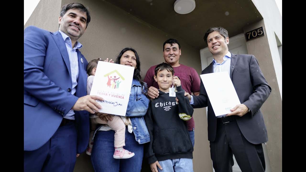 Inauguración de CAPS, Casa de la PBA, Centro Universitario y entrega de Viviendas en Castelli