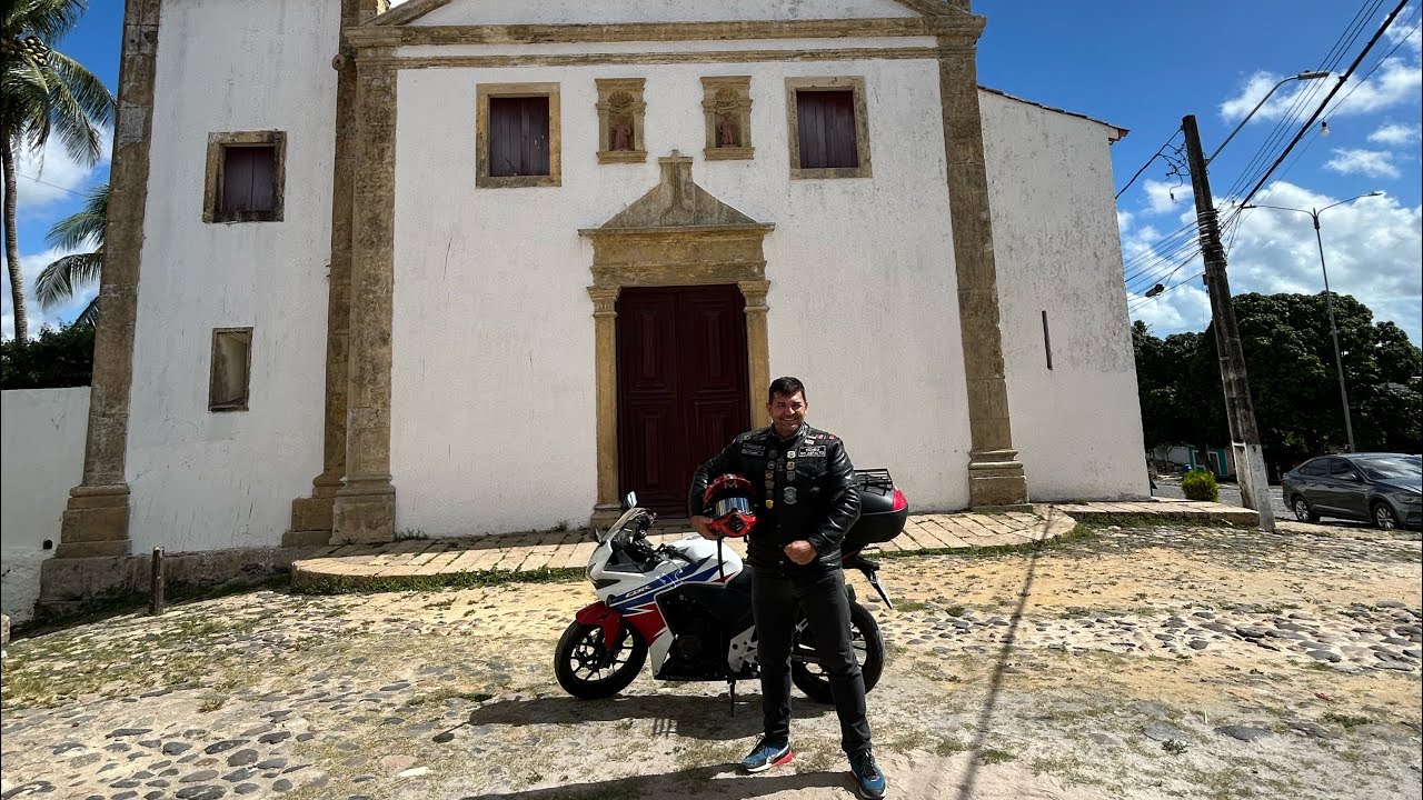 Primeira igreja católica construída no Brasil. 