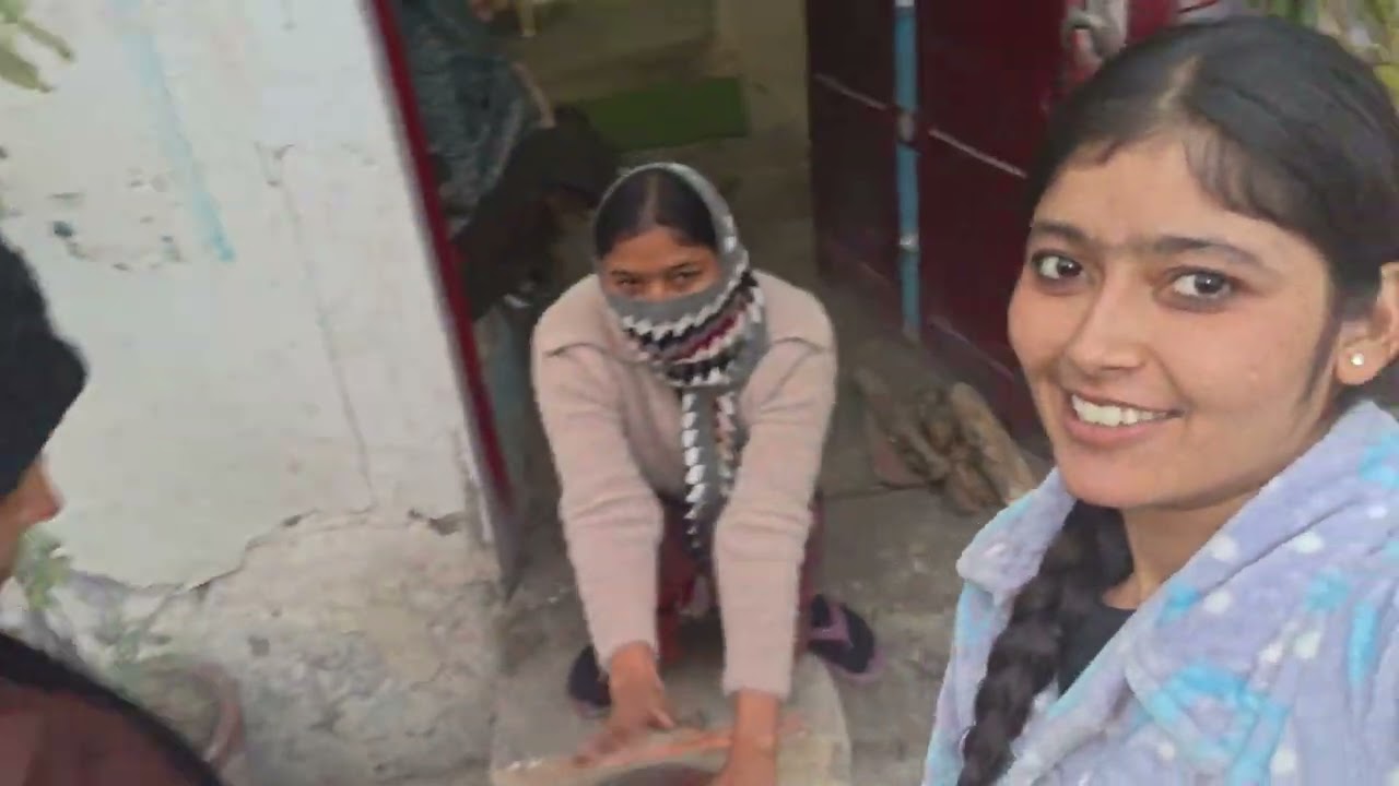 Mere gaon mein bahut jyada thand hai..🍃❄️🥶#public #trending #youtubeshorts #vlog #viral 