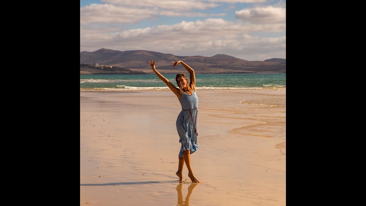 Dance Meditation Session from TEIAEMBODIMENT. For feeling good in your body and calm in your mind.