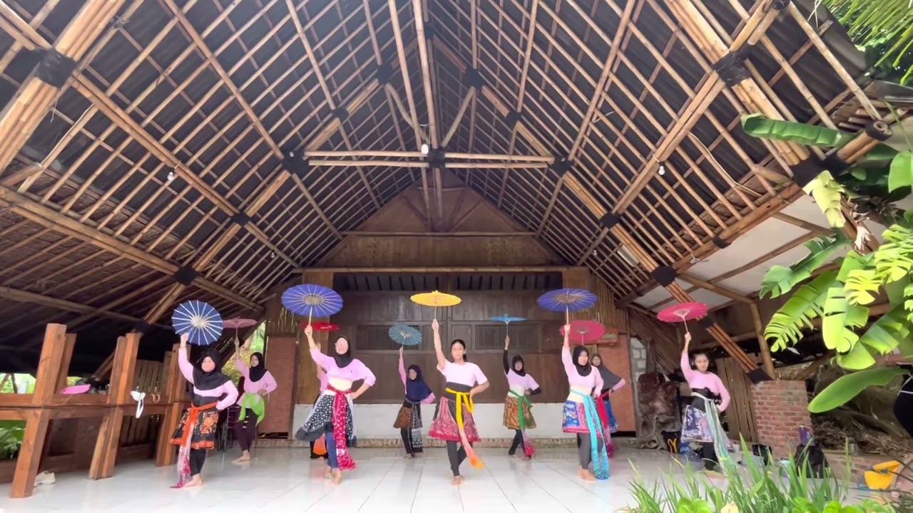 Tari Payung Geulis - (Kelas Dasar 4) Sanggar Tari Ayunda Puspita