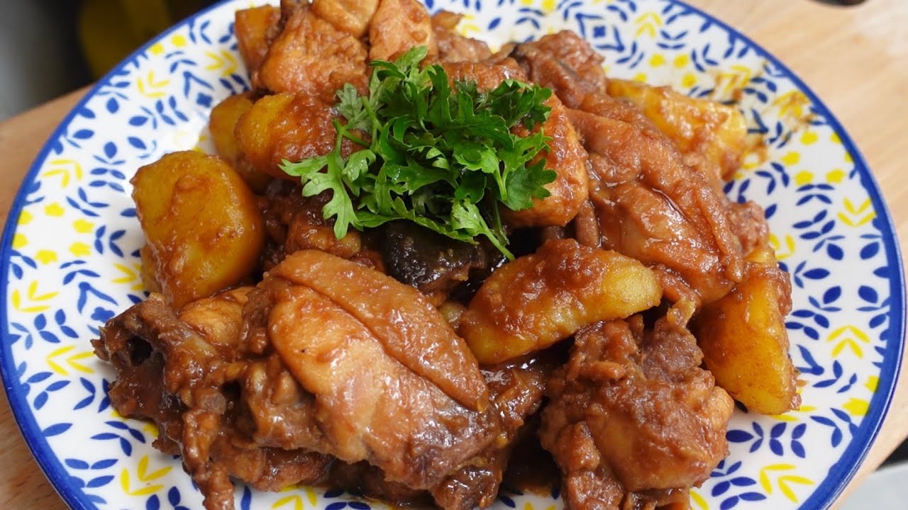 Pongteh鸡是一道经典的娘惹菜🔥做法简单，味道非常浓郁，酱汁拿来拌饭非常好吃‼️💯Pongteh Chicken is a classic Nyonya dish🔥It easy to make