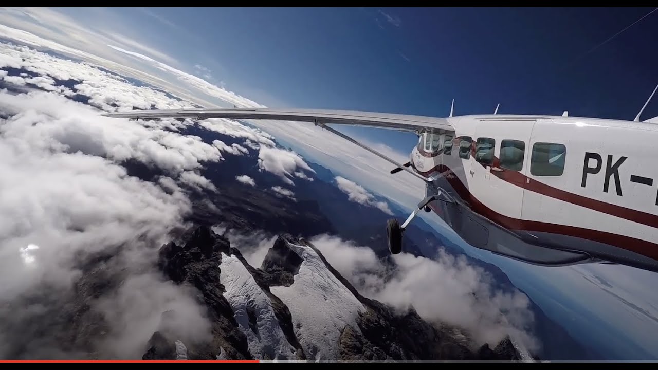 Flying West Papua. Timika-Ilaga.  Dimonim Air. Cinematic video.