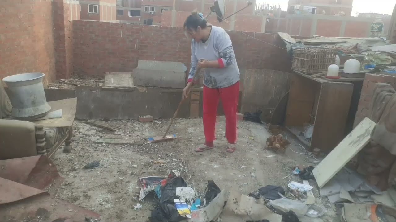 واخيرا رجعتلكو بعد غيااااب طويل كنست السطح ونضفته وهلكت من التعب الله المستعان